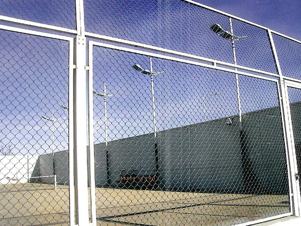 廣西鐵絲網(wǎng)圍墻圖片2