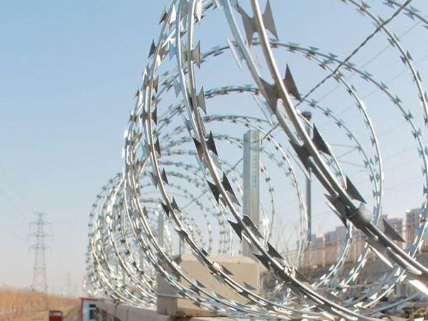 廣西高鐵刺絲滾籠圖片2