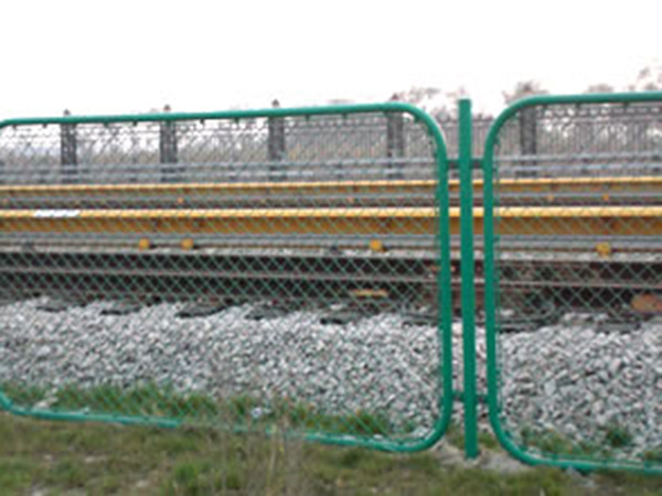 銀川高速鐵路防護(hù)欄圖片3 銀川高速鐵路防護(hù)欄圖片3