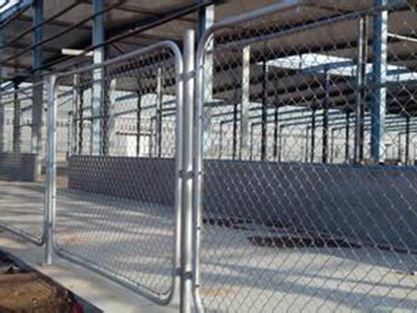 湖州鐵絲網(wǎng)護欄圖片3 湖州鐵絲網(wǎng)護欄圖片3