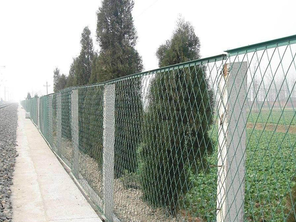 廣西鐵路隔離網圖片4 廣西鐵路隔離網圖片4