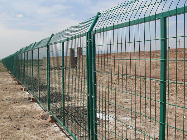 廣西鐵絲網(wǎng)圍墻圖片3