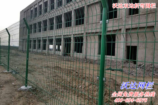 海南內蒙古工業設計園光伏圍墻護欄網工程圖片3 海南內蒙古工業設計園光伏圍墻護欄網工程圖片3