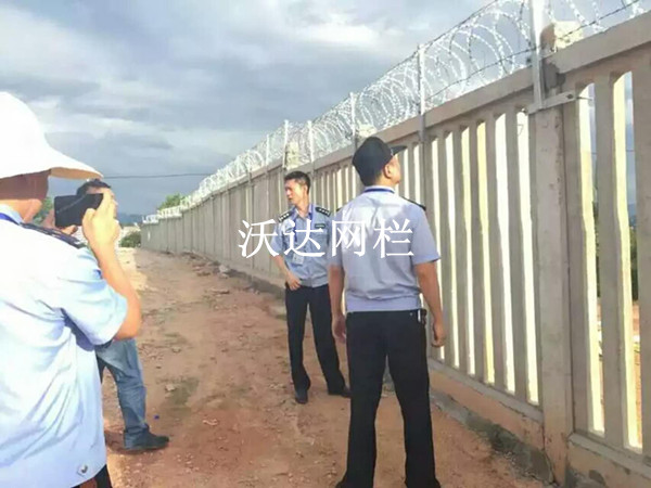 廣西贛鐵路客專刺絲滾籠項目工程