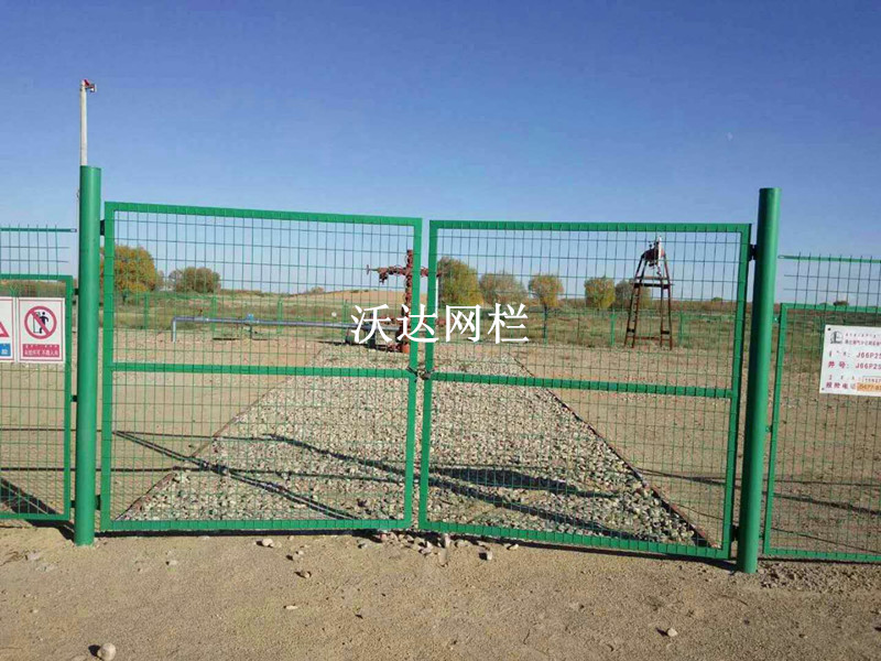 黑龍江內(nèi)蒙古烏拉特中旗油井護(hù)欄網(wǎng)工程圖片2