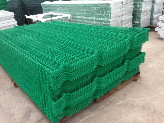 廣西三角折彎護欄網圖片3