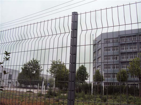 廣西三角折彎護欄網圖片4