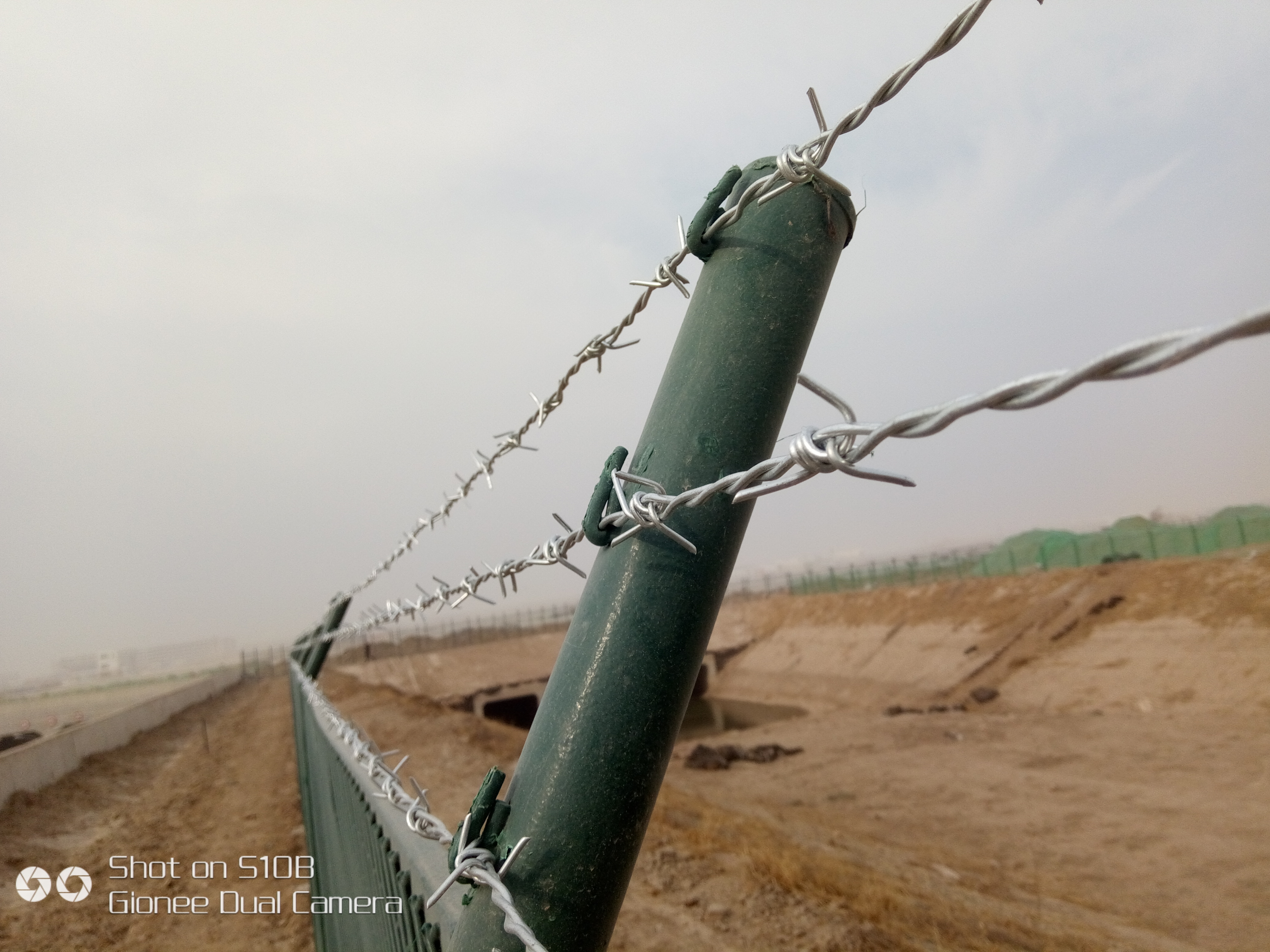廣西刺繩護(hù)欄網(wǎng)圖片3 廣西刺繩護(hù)欄網(wǎng)圖片3