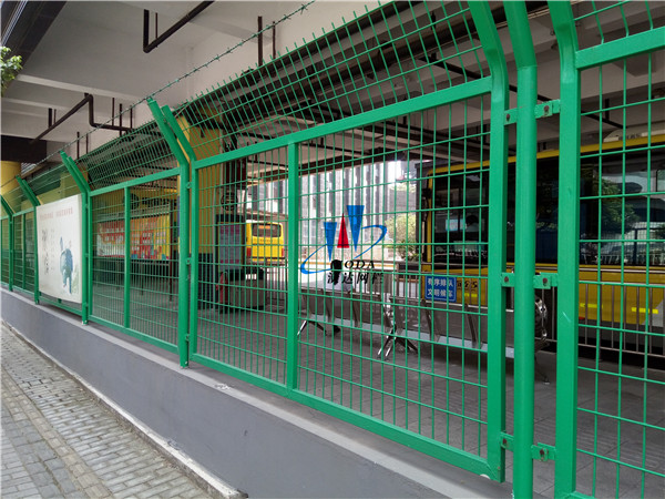 常州框架護(hù)欄網(wǎng)上海嘉定項(xiàng)目工程案例圖片4 常州框架護(hù)欄網(wǎng)上海嘉定項(xiàng)目工程案例圖片4