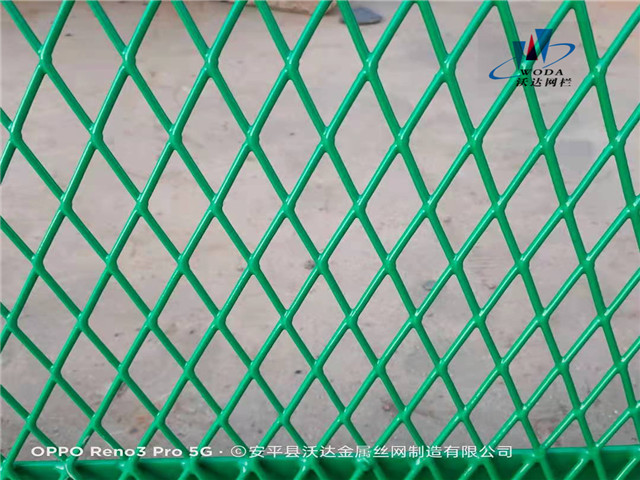 廣西鋼板網(wǎng)護欄圖片2