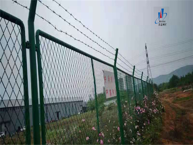 廣西鋼板網(wǎng)護欄圖片3