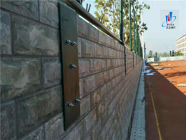 湖州安徽皖西當代運動場圍網(wǎng)工程圖片2