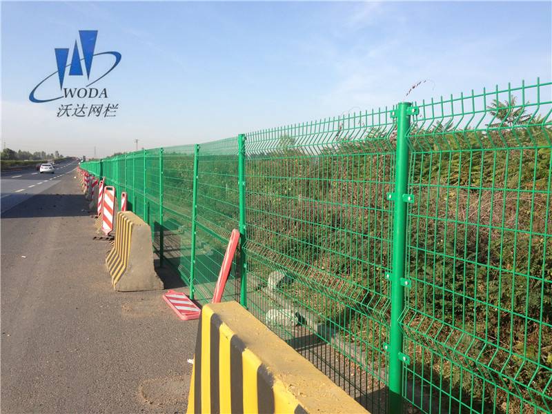 廣西公路護(hù)欄網(wǎng)