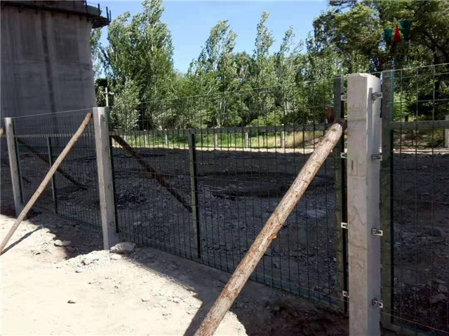 廣西鐵路防護(hù)柵欄圖片2 廣西鐵路防護(hù)柵欄圖片2