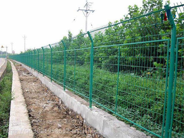 廣西公路隔離柵圖片2 廣西公路隔離柵圖片2