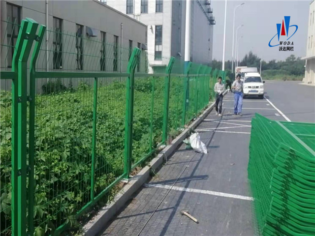 廣西公路隔離柵圖片8 廣西公路隔離柵圖片8