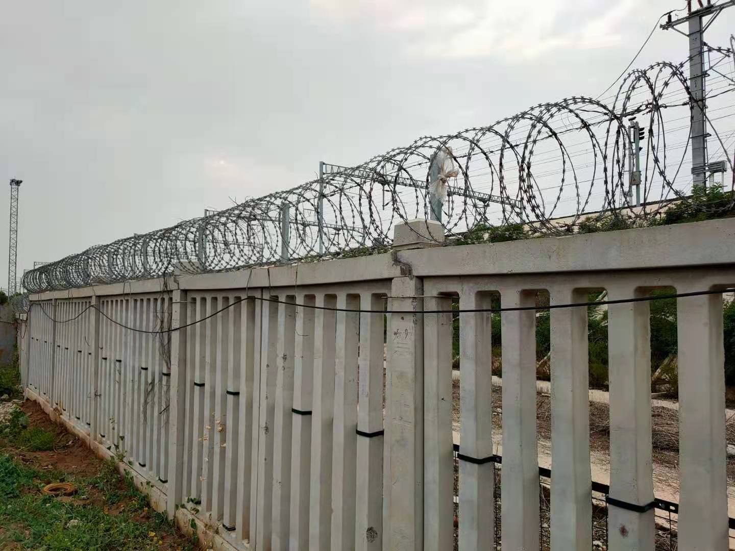 廣西高鐵刺絲滾籠