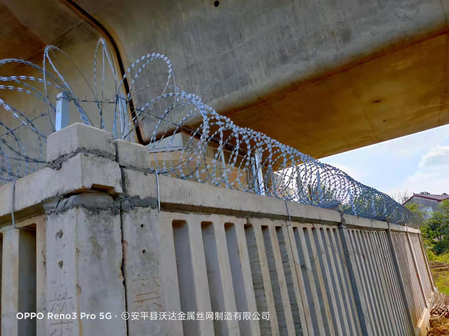 廣西高鐵刺絲滾籠圖片6