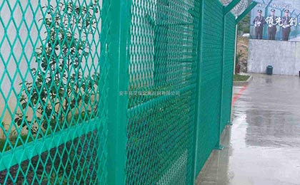 菱形孔隔離網(wǎng)